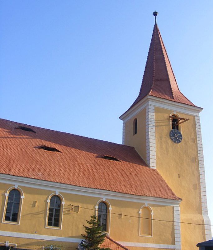 Die Kirche in Talmesch erstrahlt in neuem Glanz. ...
