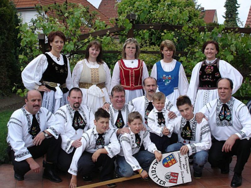 Die Volkstanzgruppe der Siebenbrger Sachsen in ...