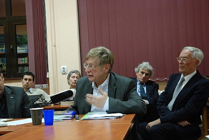 Dr. Peter Motzan verwahrte sich nach seinem ...