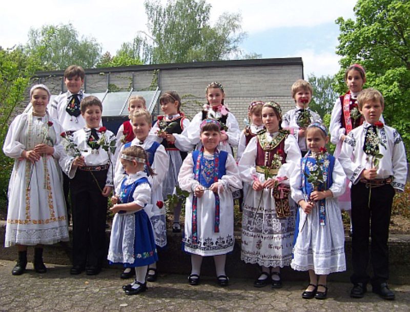 Die Kindertanzgruppe Augsburg gestaltete den ...