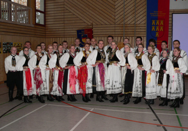 Die Siebenbrgisch-Schsische Jugendtanzgruppe ...