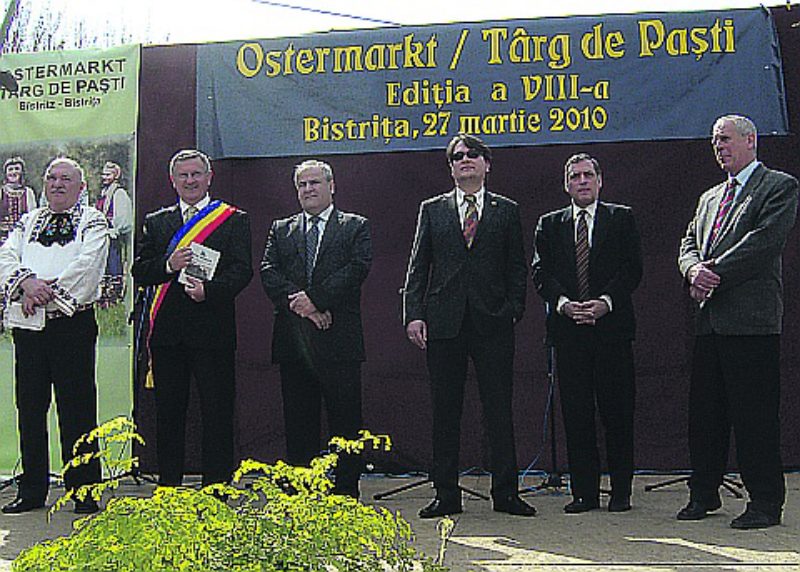 Ostermarkt vor der Stadtpfarrkirche: Eckehardt ...