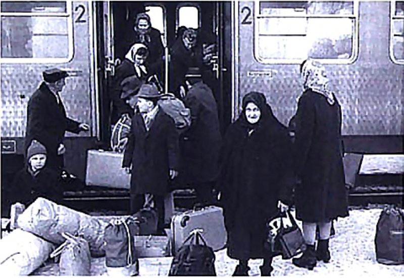 Aussiedler bei ihrer Ankunft in Nürnberg. Foto: ...