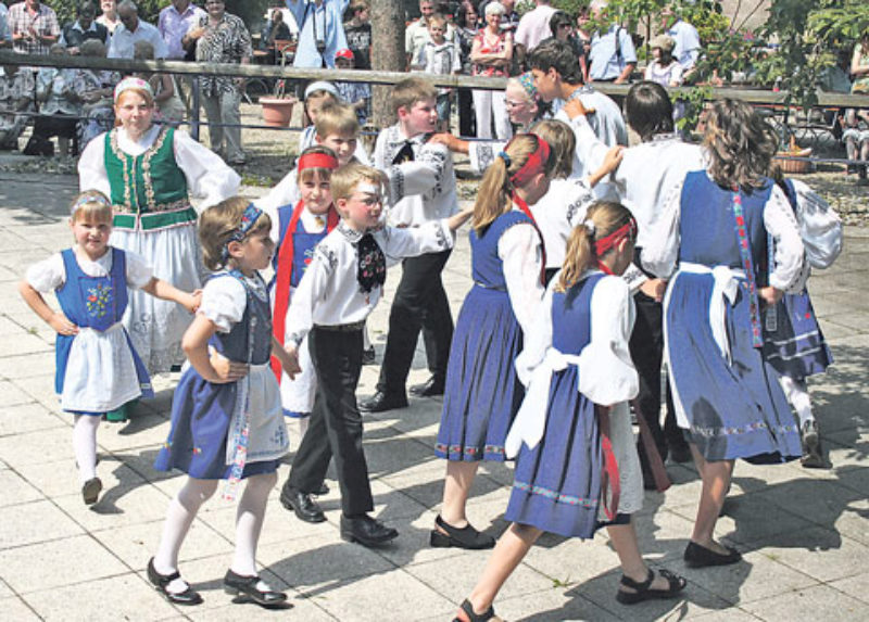 Kindertanzgruppe Herzogenaurach beim Sommerfest ...