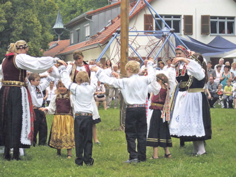 Tanz „Durch die Tore“: Kindergruppe Stuttgart ...