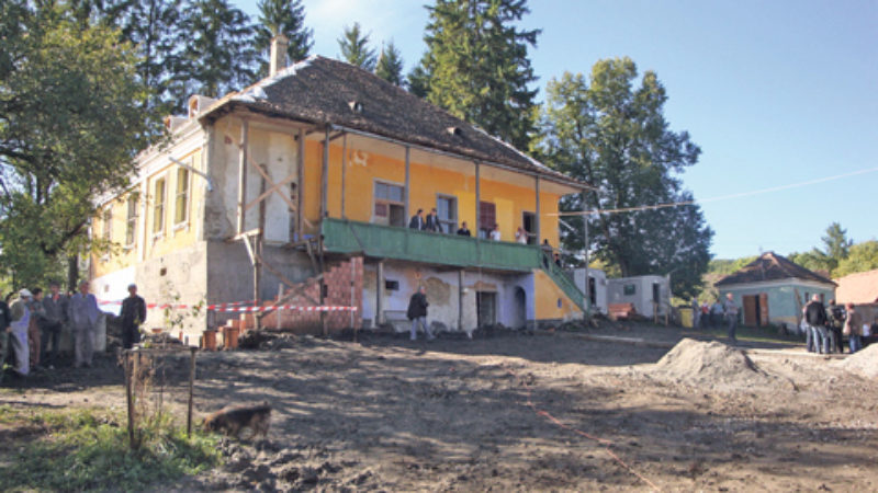 Das gerumige Pfarrhaus in Radeln soll grndlich ...