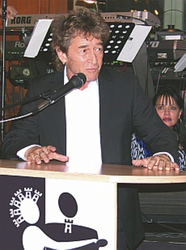 Peter Maffay, der gerade in allen groen Medien ...