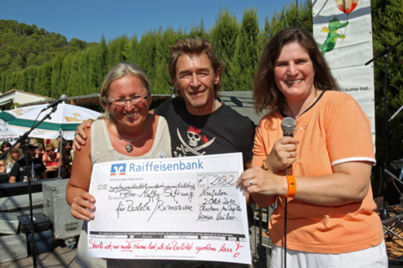 Marina Huber (links) und Christiane am Wege-Plab ...