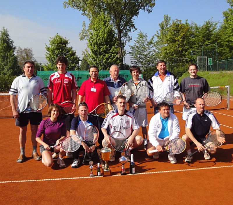 Die Teilnehmer des Tennisturniers 2010 in ...