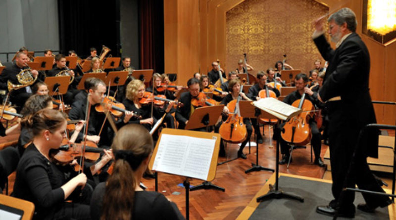 Das Jugendsinfonieorchester unter der Leitung ...