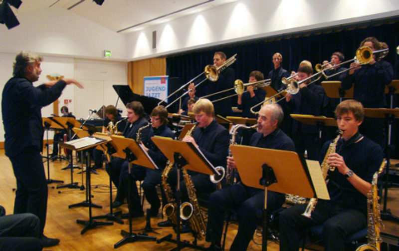 Die von Leopold Reisenauer geleitete Big Band der ...