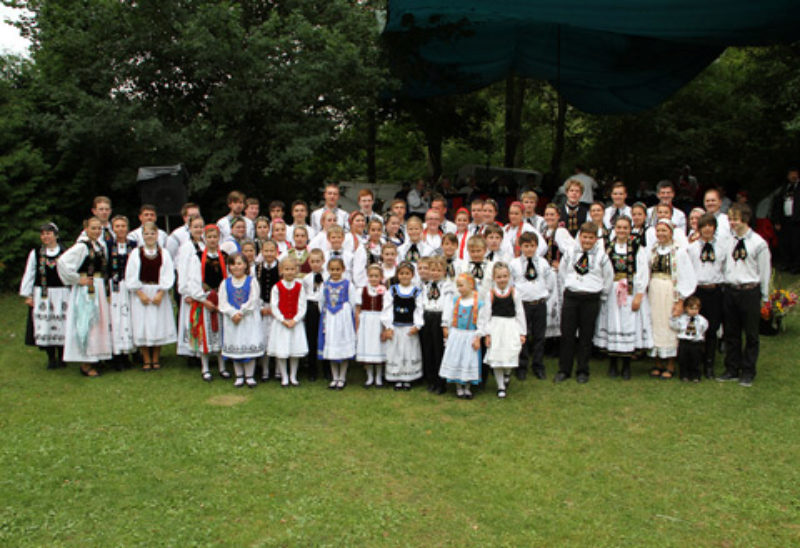 Teilnehmer des Kronenfestes in Augsburg. Foto: ...
