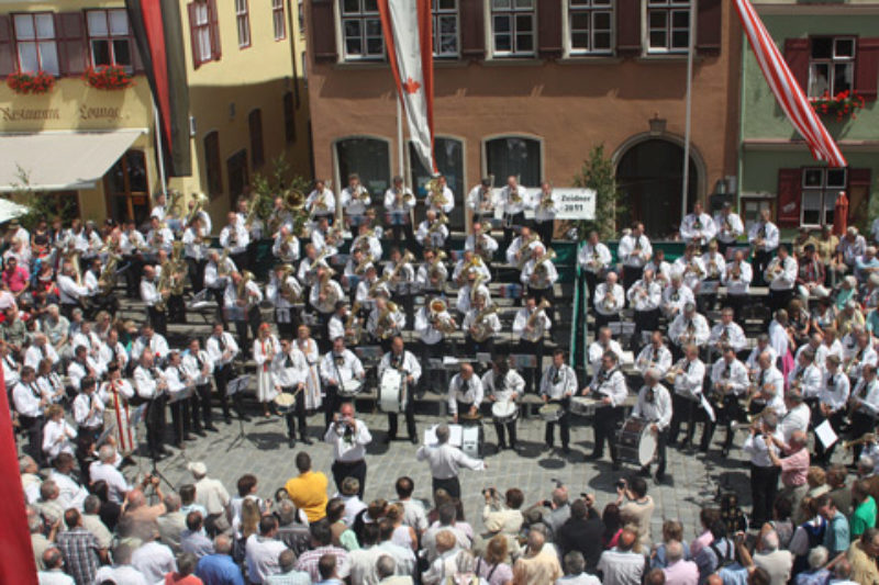 Premiere beim Heimattag: 137 Musikanten der ...