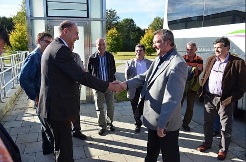 Treffen der Werkleiter Robert Schmidt (links) von ...