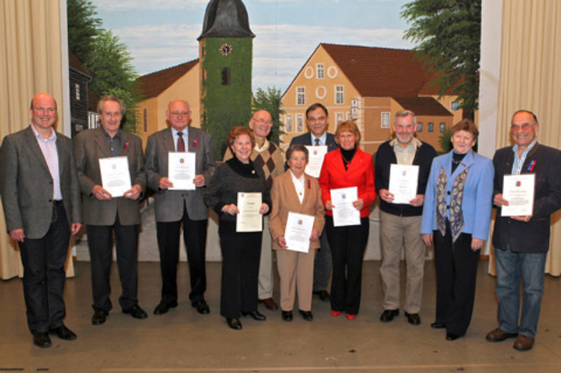 Ehrungen in Drabenderhhe, von links: ...