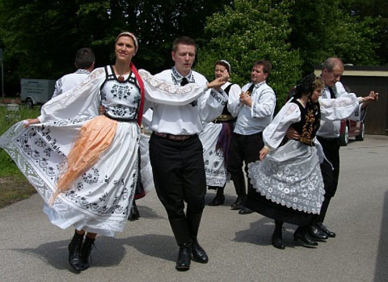 Die Tanzgruppe Geretsried erfreute die Zuschauer ...