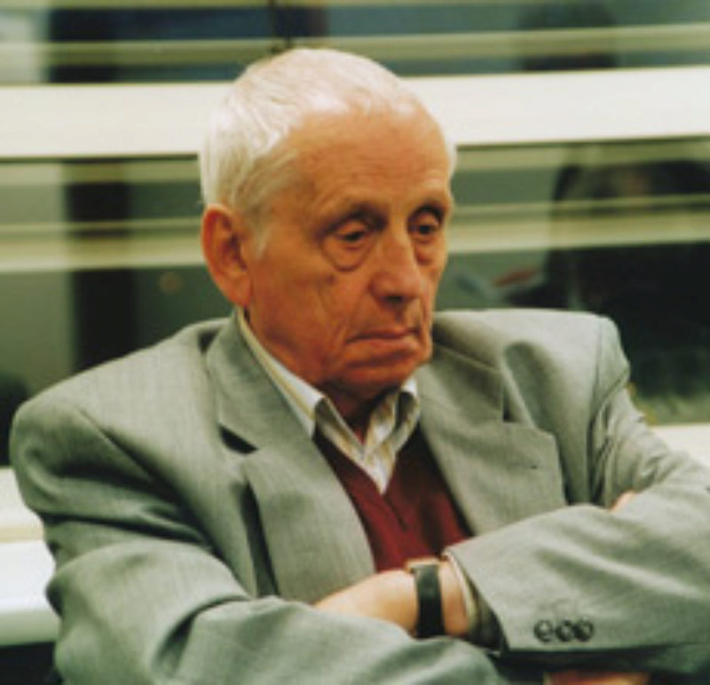 Professor Dr. Fritz Klein whrend seiner Lesung ...