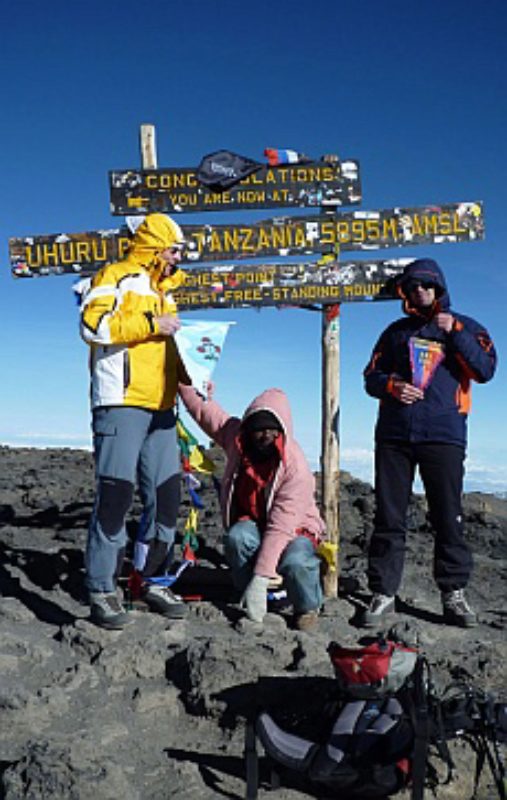 Auf dem hchsten Berg Afrikas, von links: Roland ...