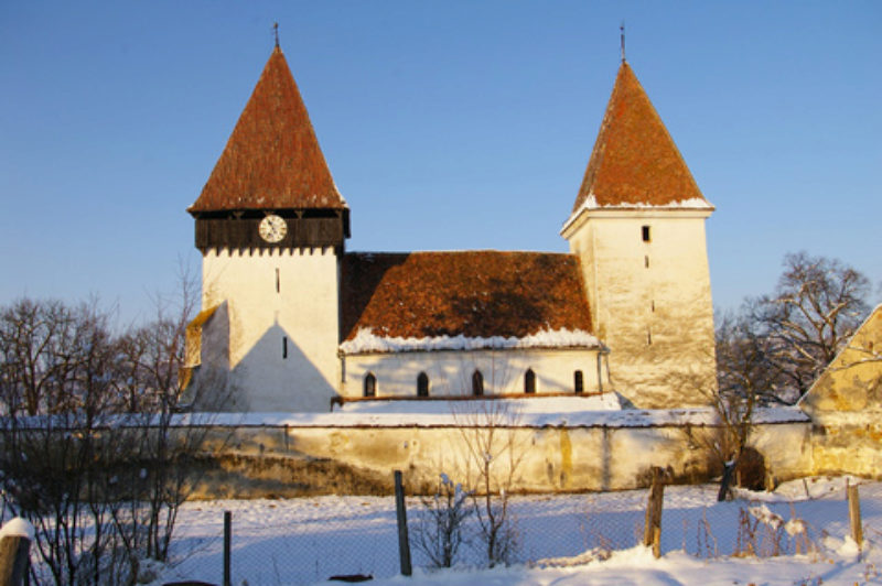 Mergeln. Romanische Basilika und Glockenturm im ...