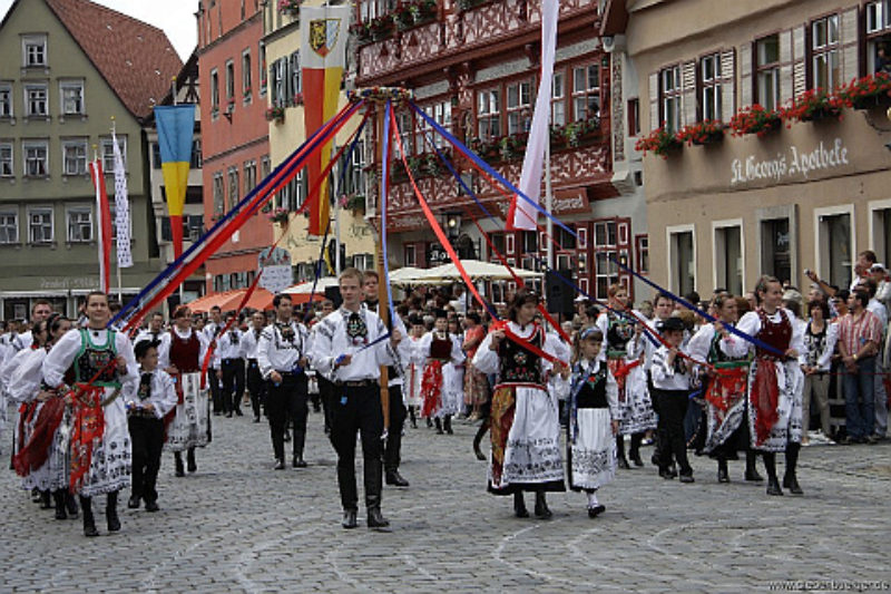 Aus Anlass ihres 25-jhrigen Jubilums fhrte die ...