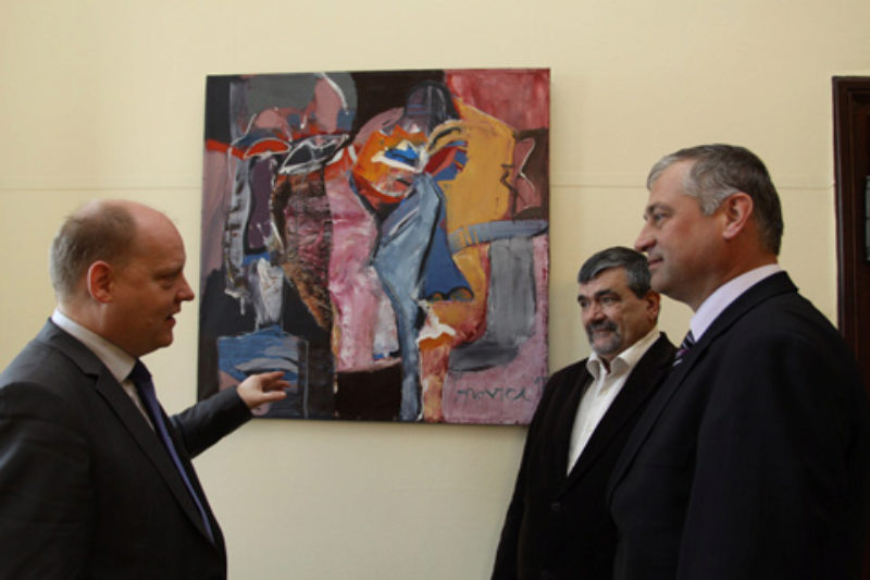 B�rgermeister Michael Modde (P��neck) erl�utert ...