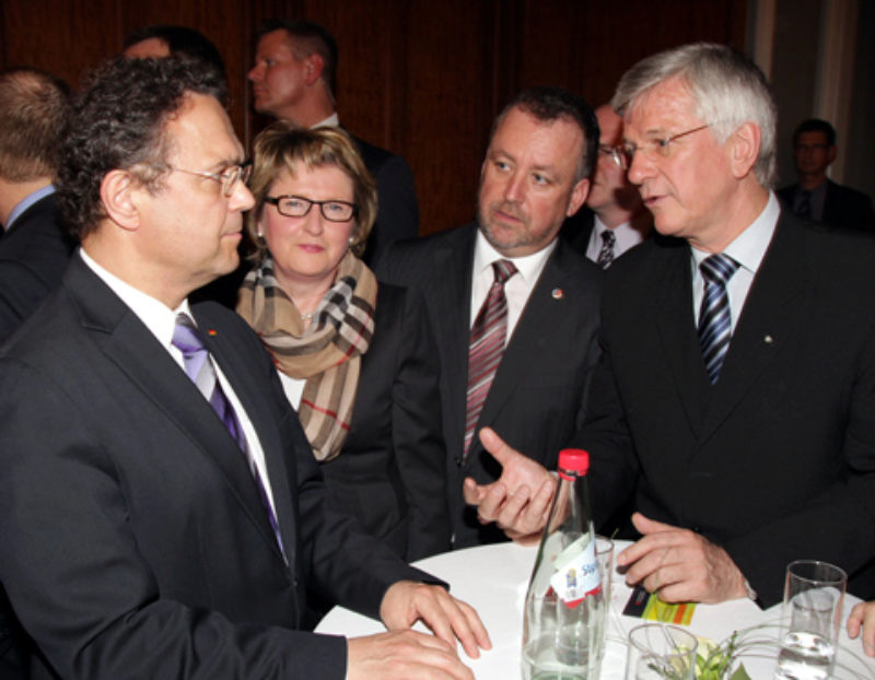 Im Gesprch mit Bundesinnenminister Hans-Peter ...