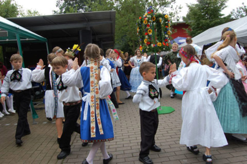 Kindertanzgruppen der Banater Schwaben und ...