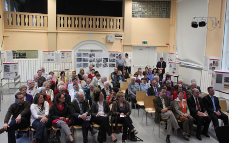 Ausstellungserffnung im Helene-Lange-Gymnasium ...