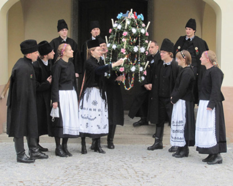 Leuchtersingen in Traun mit Lichtert aus Rode: ...