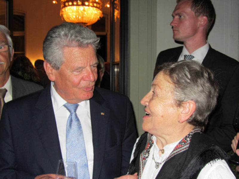 Bundesprsident Joachim Gauck begrt Christine ...