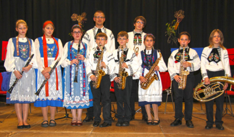 Kindermusikgruppe „Quartenzirkel“ beim Bunten ...