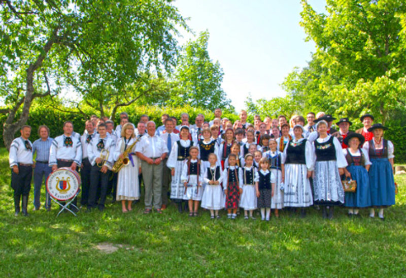 Mitwirkende und Ehrengste des Kronenfestes in ...