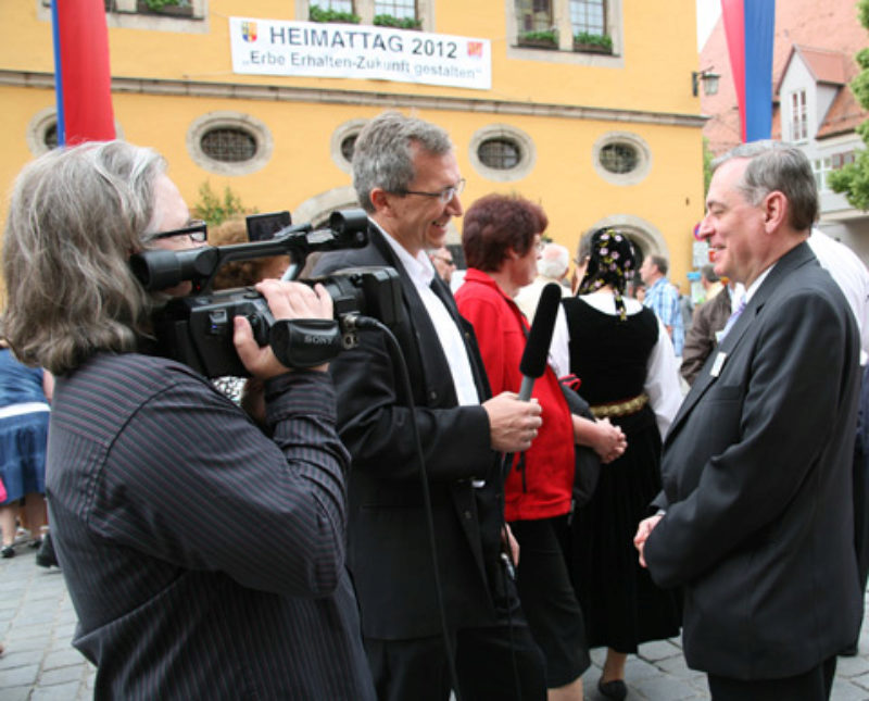 Robert Sonnleitner (Mitte) im Gesprch mit Paul ...