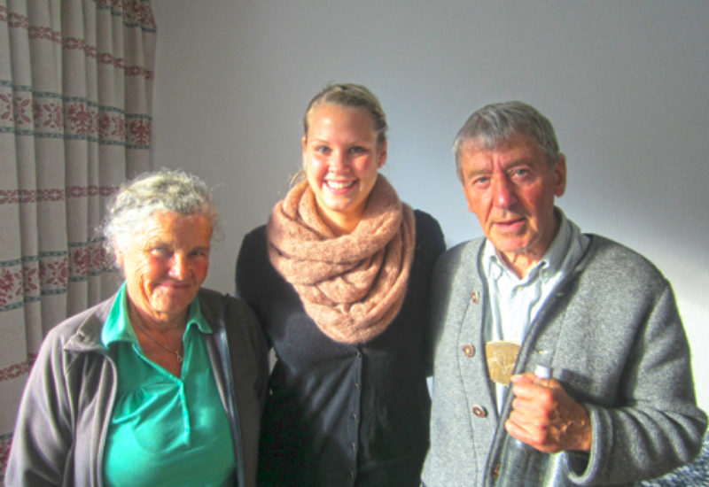 Jessica Grtner mit Gastgebern: Brigitte und Dr. ...