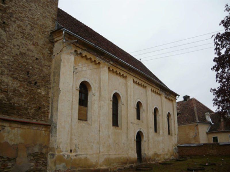 Das Foto zeigt einen Teil der renovierten Kirche ...