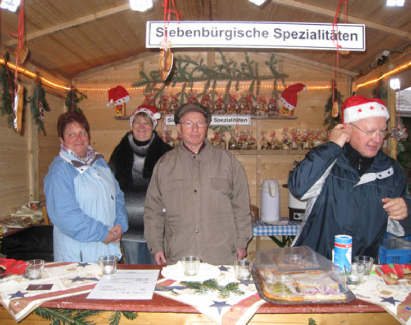 Weihnachtsmarkthütte der Siebenbürger Sachsen aus ...