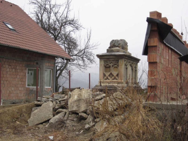 Das Skariatin-Denkmal im November 2011. Foto: ...