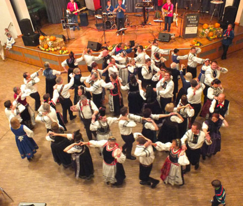 Gasttanzgruppen aus Aschaffenburg, Leihgestern, ...