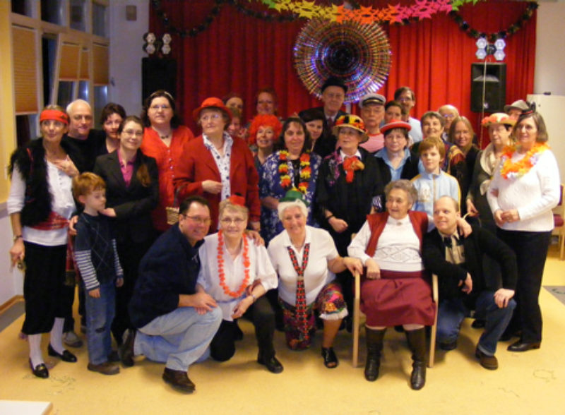 Einige Masken des Faschingsballs in Berlin. Foto: ...