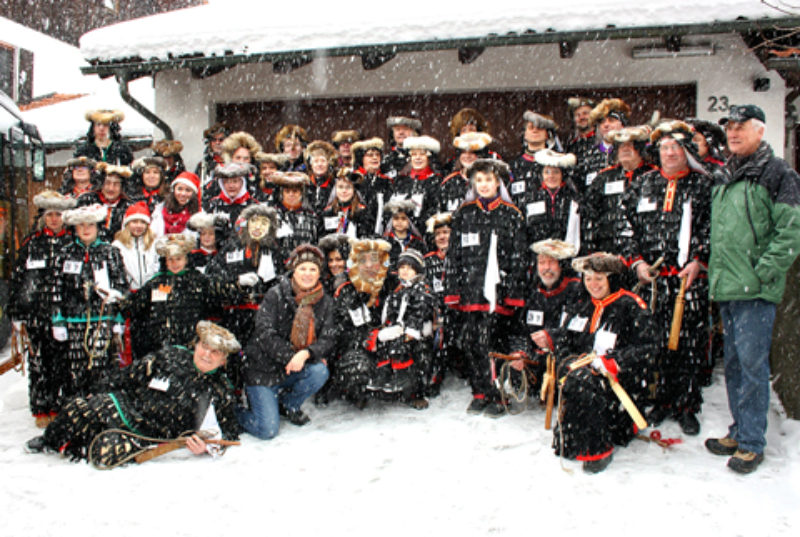 Geretsrieder Urzelgruppe 2013 mit den Gastgebern ...