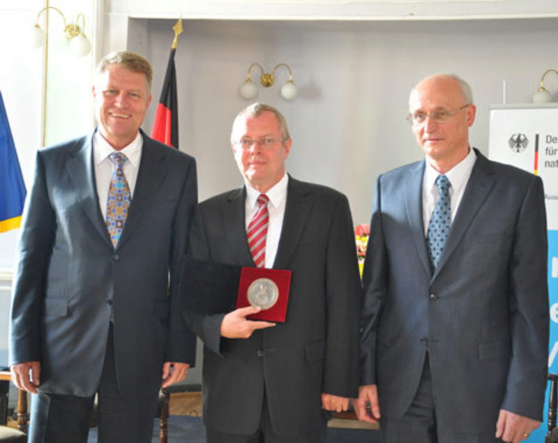 Honterus-Preistrger Thomas Gerlach (Mitte) mit ...