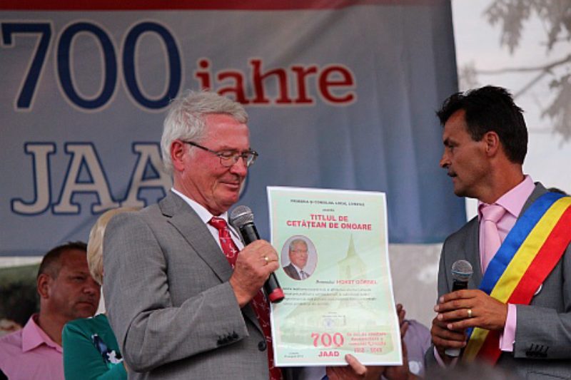 Der Jaader Brgermeister Traian Simionca (rechts) ...