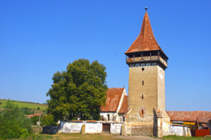 Die Kirche in Irmesch im August 2012. Foto: Helga ...