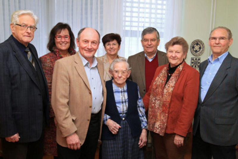 Sie gratulierten der 103-jhrigen Rosina Janesch ...