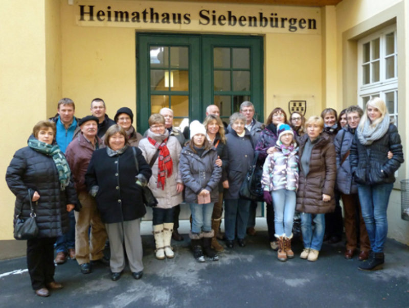 Reisende der Kreisgruppe Ulm auf Schloss Horneck ...