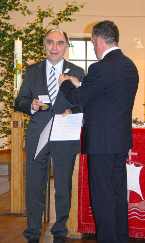 Dr. Christoph Bergner erhlt den Ehrenstern der ...