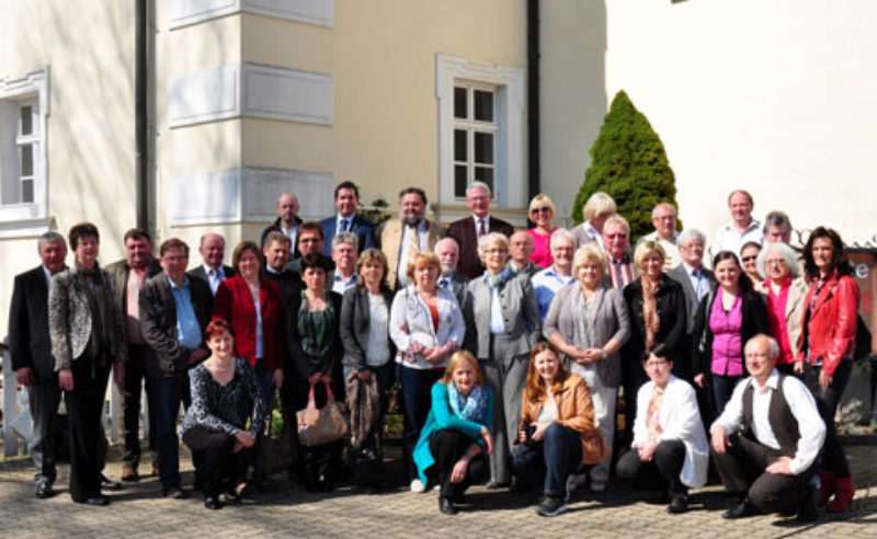 Gruppenbild der Teilnehmerinnen und Teilnehmer ...