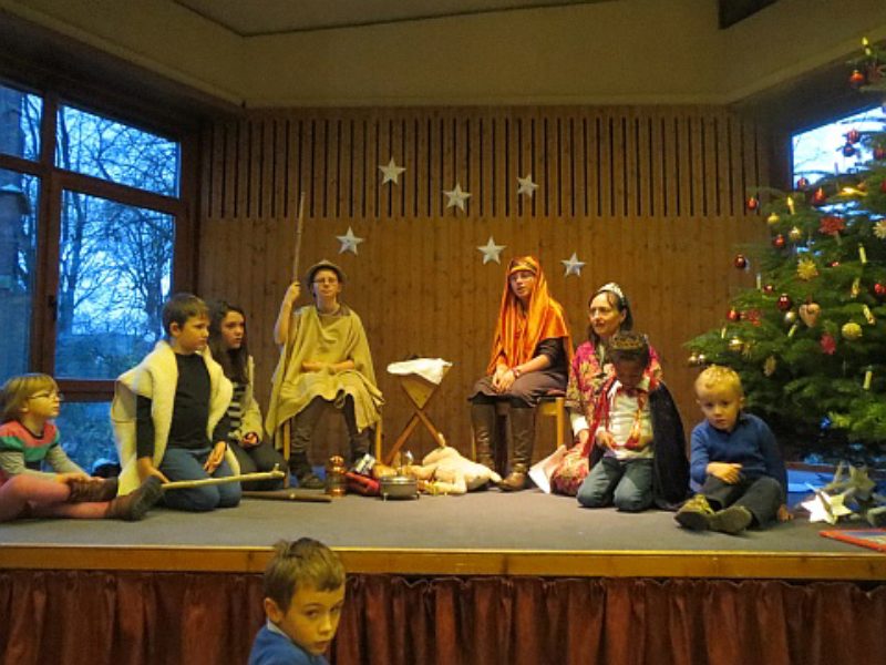 Die Kinder gestalteten die Weihnachtsfeier in ...