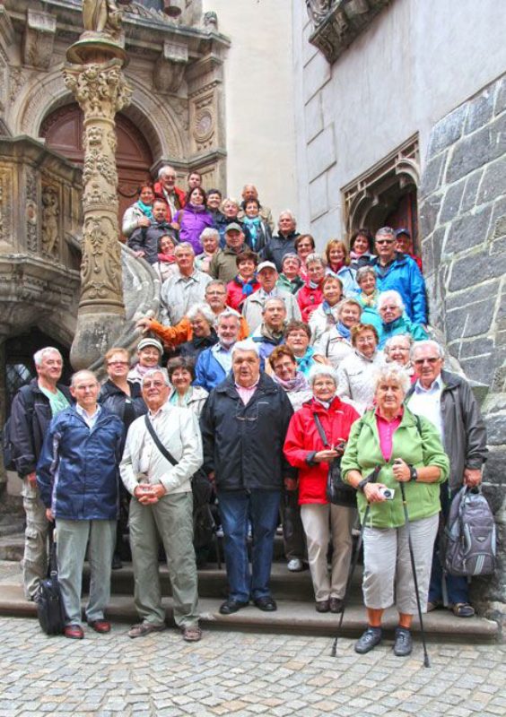 Honterus-Chor auf der Rathaustreppe in Grlitz. ...