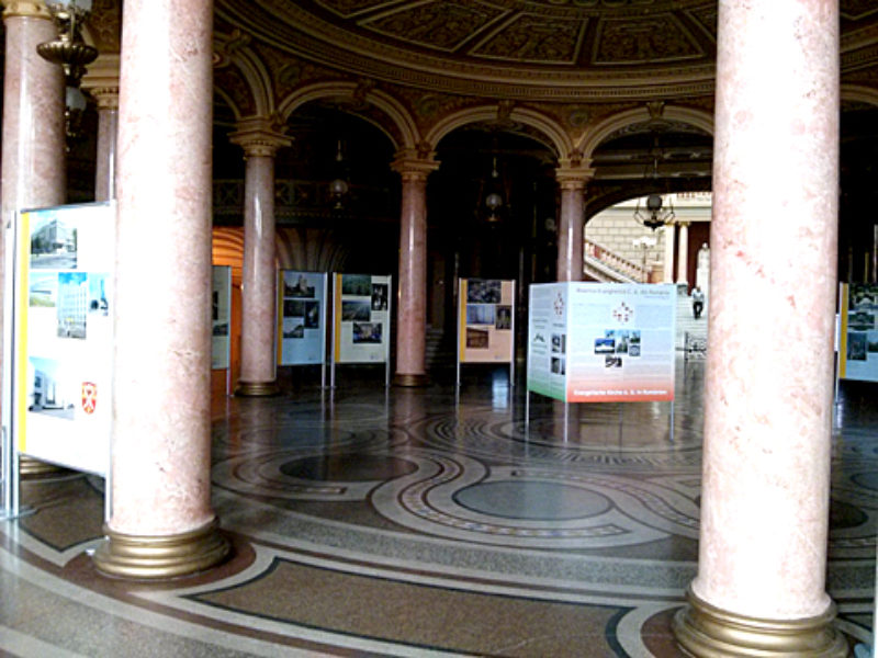 Blick ins Foyer des Athenums in Bukarest. ...